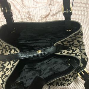 Micheal Kors handbag